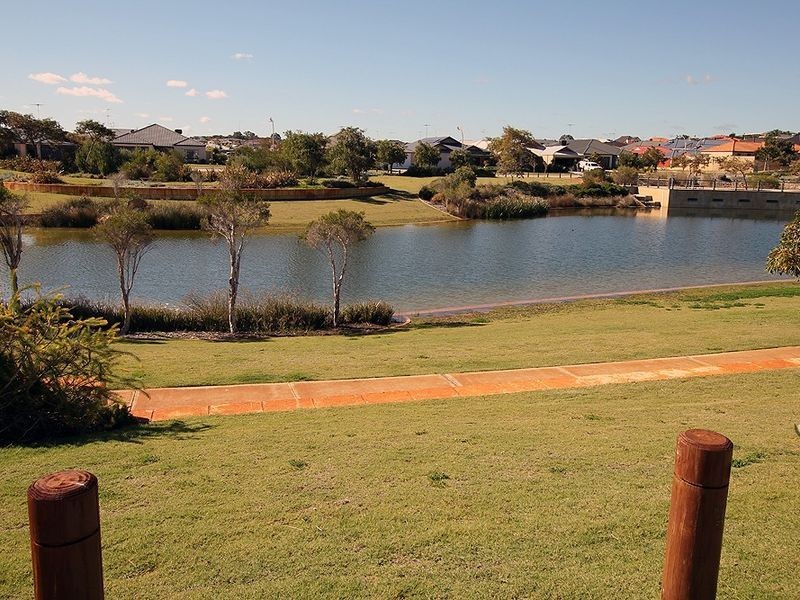 18 Drosera Turn, Halls Head WA 6210