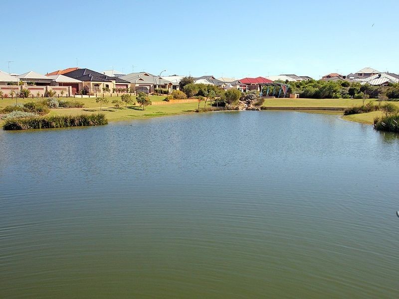 18 Drosera Turn, Halls Head WA 6210