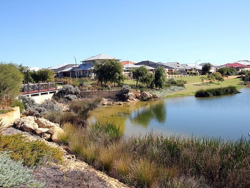 18 Drosera Turn, Halls Head WA 6210