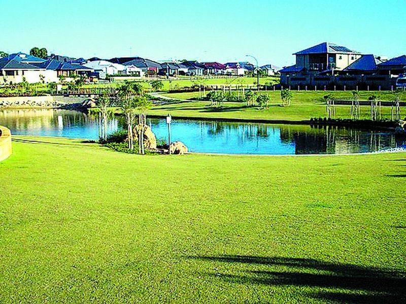 18 Drosera Turn, Halls Head WA 6210