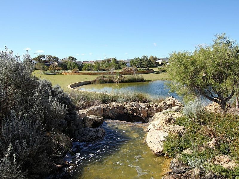 18 Drosera Turn, Halls Head WA 6210
