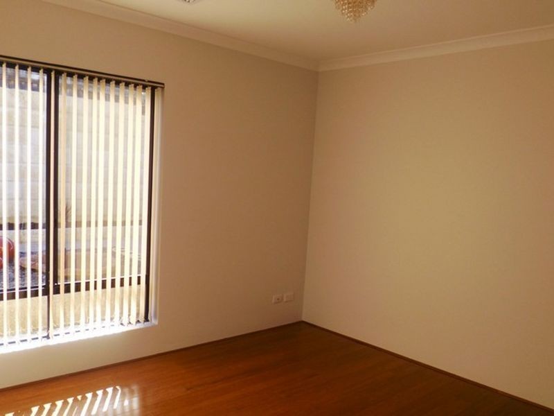 18 Drosera Turn, Halls Head WA 6210