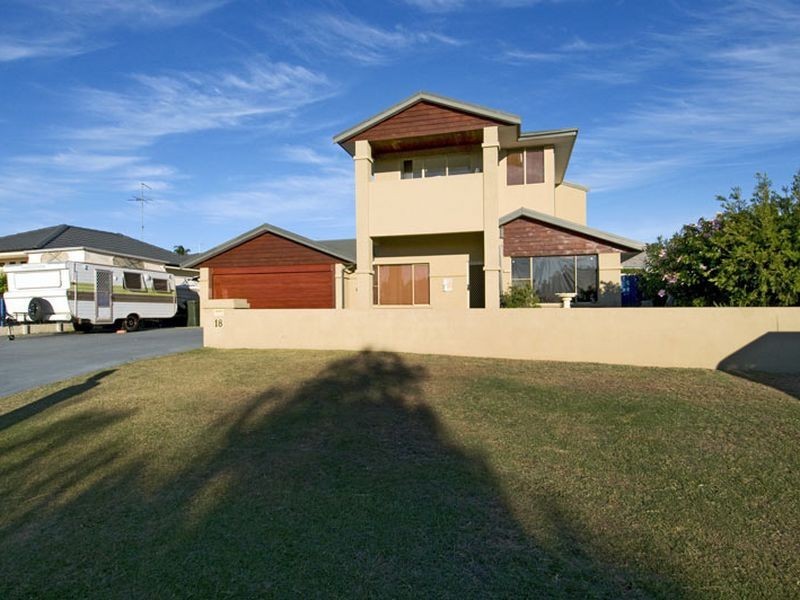 18 Kingfisher Drive, Halls Head WA 6210