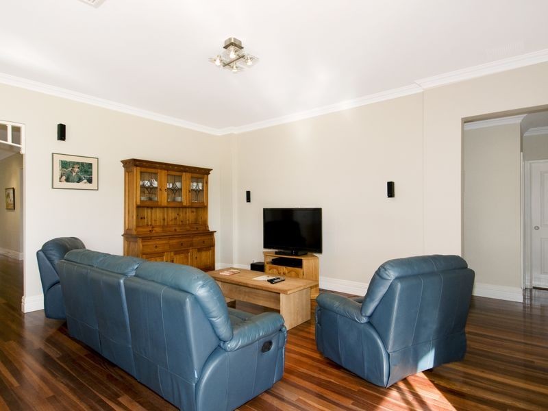 44 Grandmere Parade, Meadow Springs WA 6210