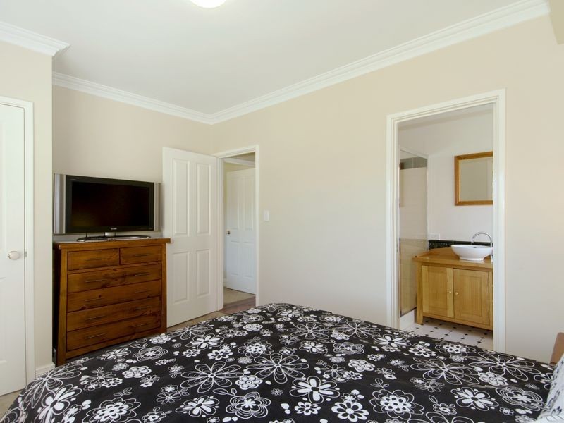 44 Grandmere Parade, Meadow Springs WA 6210