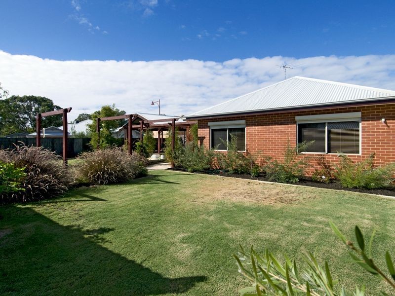 44 Grandmere Parade, Meadow Springs WA 6210