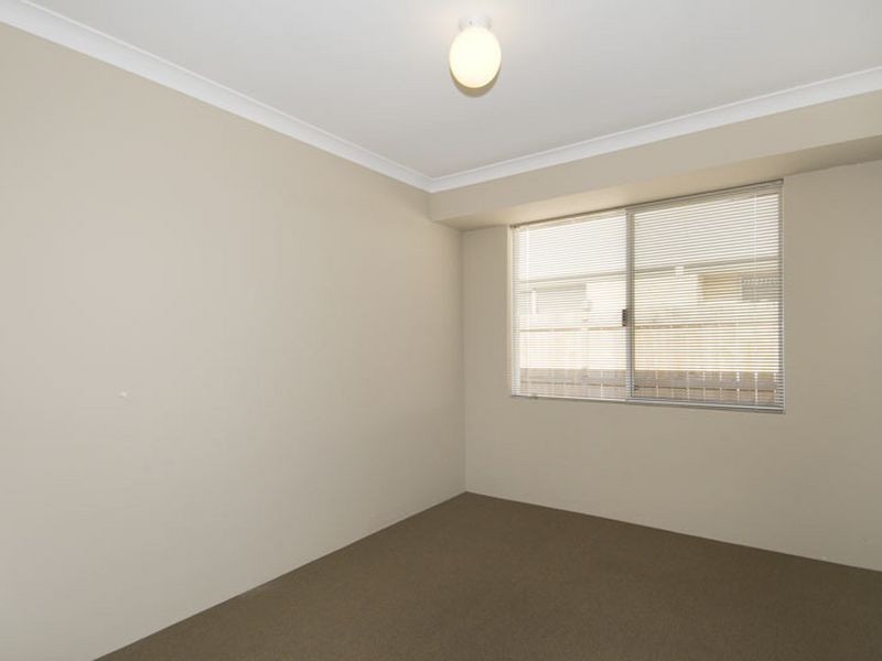 28 Wanjeep Street, Coodanup WA 6210