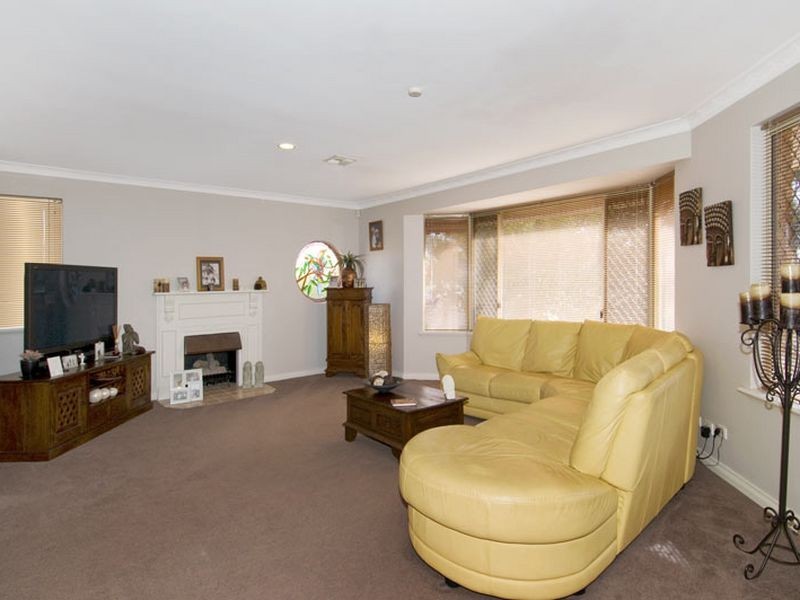 28 Blackwood Parade, Dudley Park WA 6210