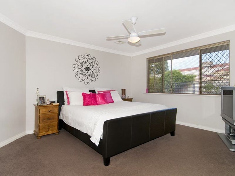 28 Blackwood Parade, Dudley Park WA 6210