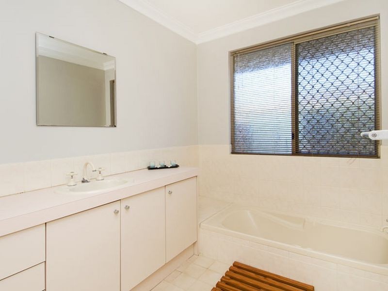 28 Blackwood Parade, Dudley Park WA 6210