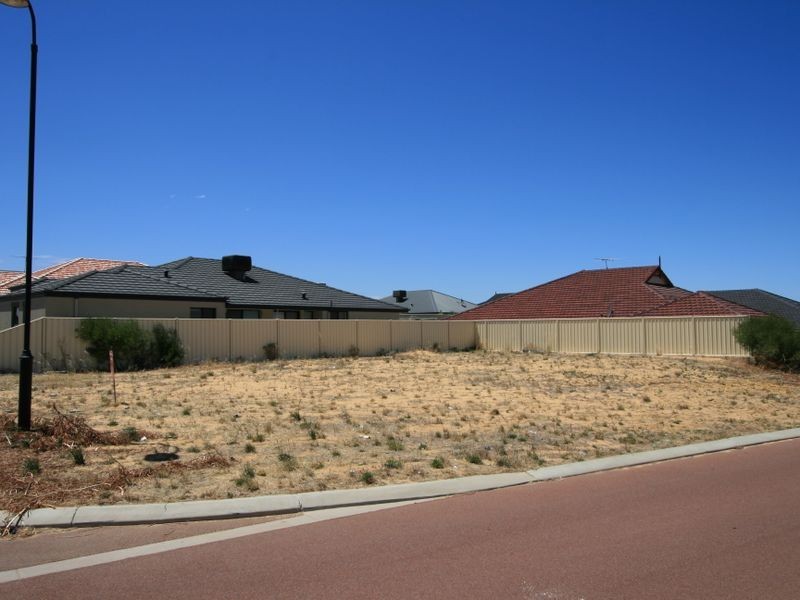 7 Lea Wynd, Lakelands WA 6180