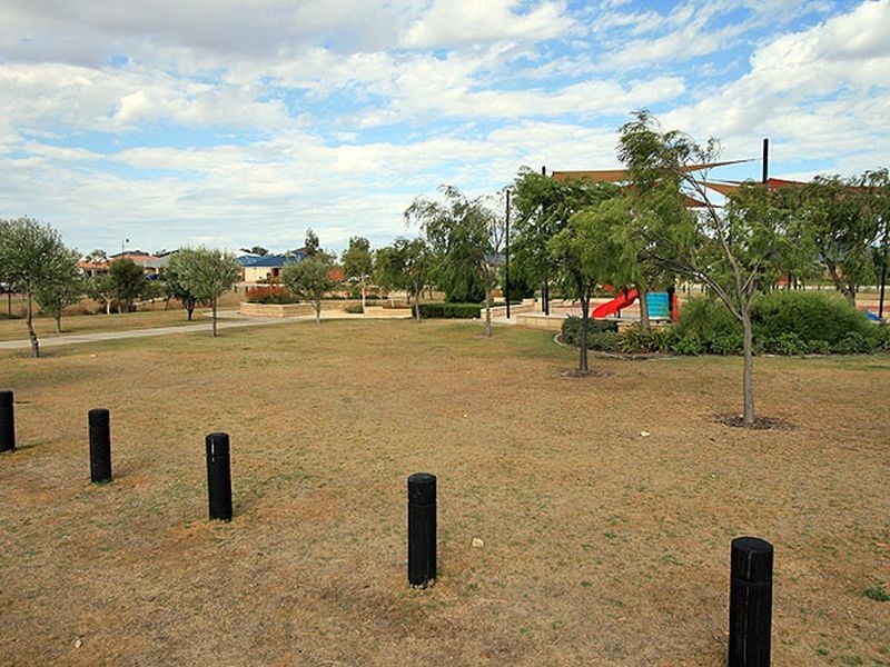 7 Lea Wynd, Lakelands WA 6180