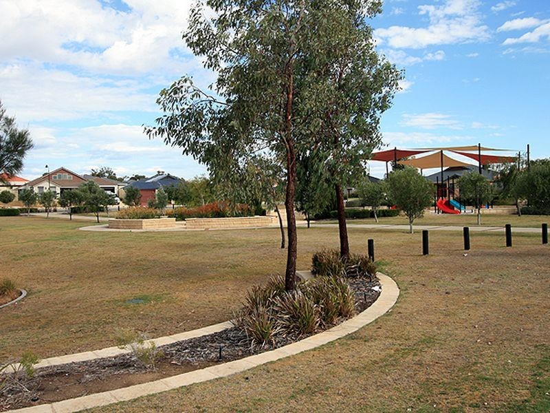 7 Lea Wynd, Lakelands WA 6180