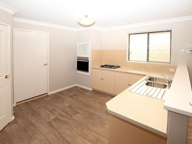 4 Frigate Way, Wannanup WA 6210