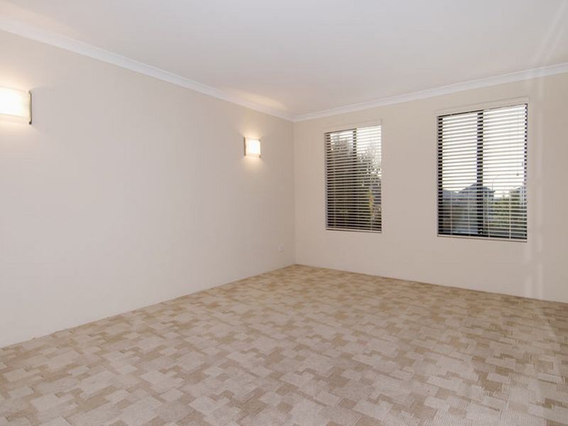 29 Bookleaf Loop, Halls Head WA 6210