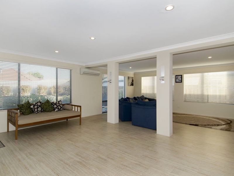 29 Bookleaf Loop, Halls Head WA 6210