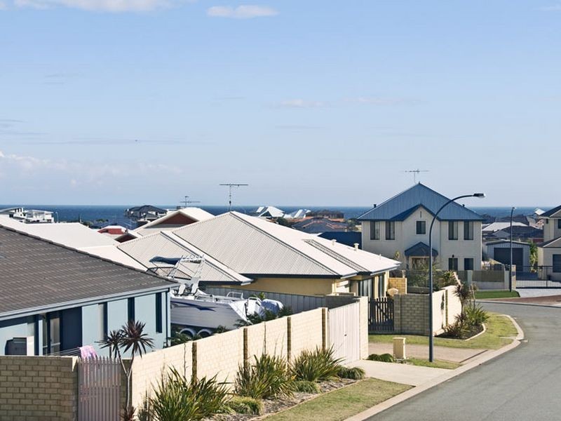 29 Bookleaf Loop, Halls Head WA 6210