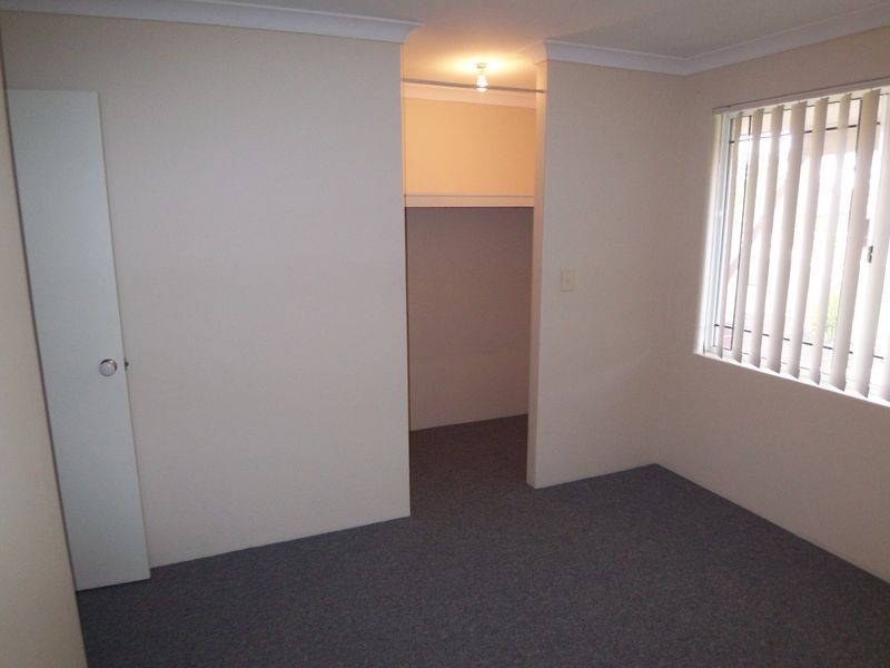 1/6 Bucentaur Place, Halls Head WA 6210