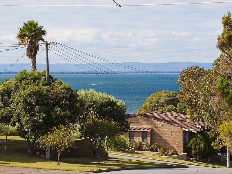 2 Merindah Meander, Falcon WA 6210