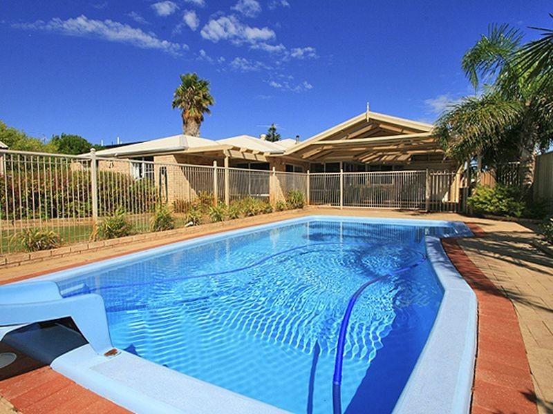10 Challenger Road, Madora Bay WA 6210