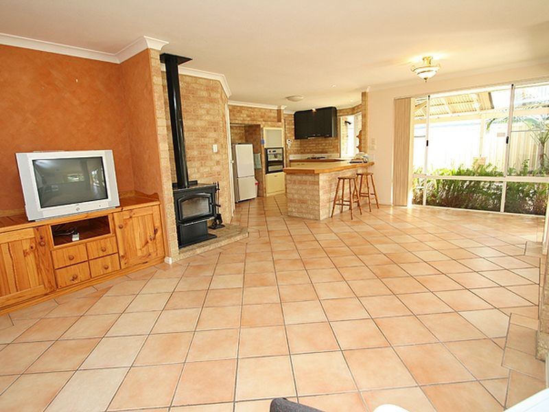 10 Challenger Road, Madora Bay WA 6210