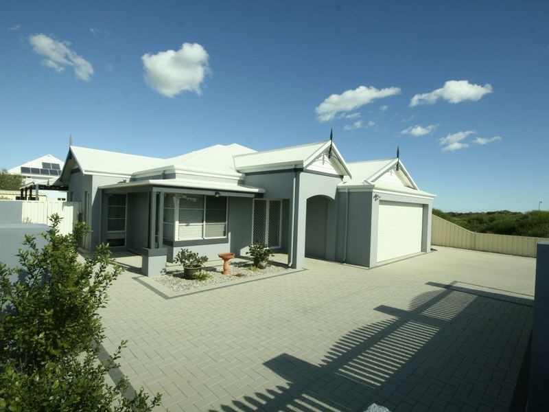 10 George Hibbert Road, Madora Bay WA 6210