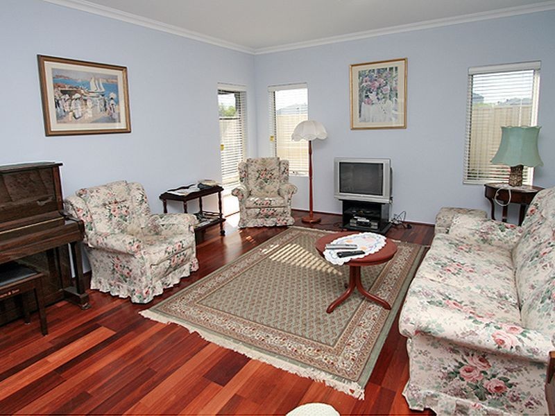 10 George Hibbert Road, Madora Bay WA 6210