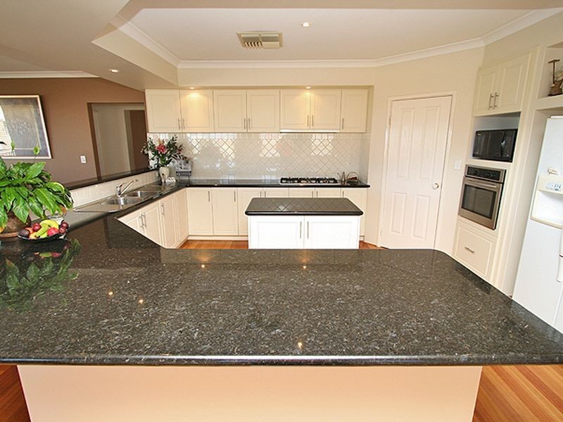 27 Ronsard Drive, San Remo WA 6210