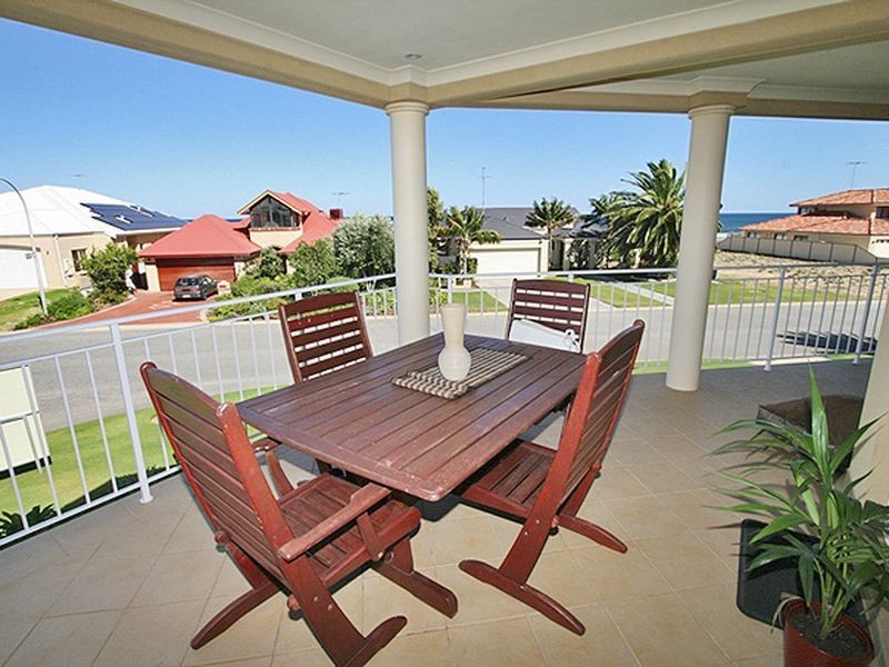 27 Ronsard Drive, San Remo WA 6210