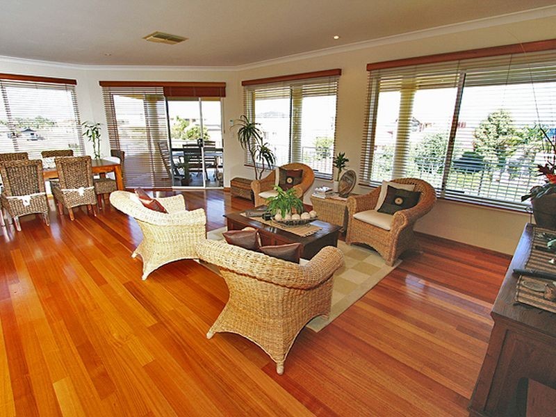 27 Ronsard Drive, San Remo WA 6210