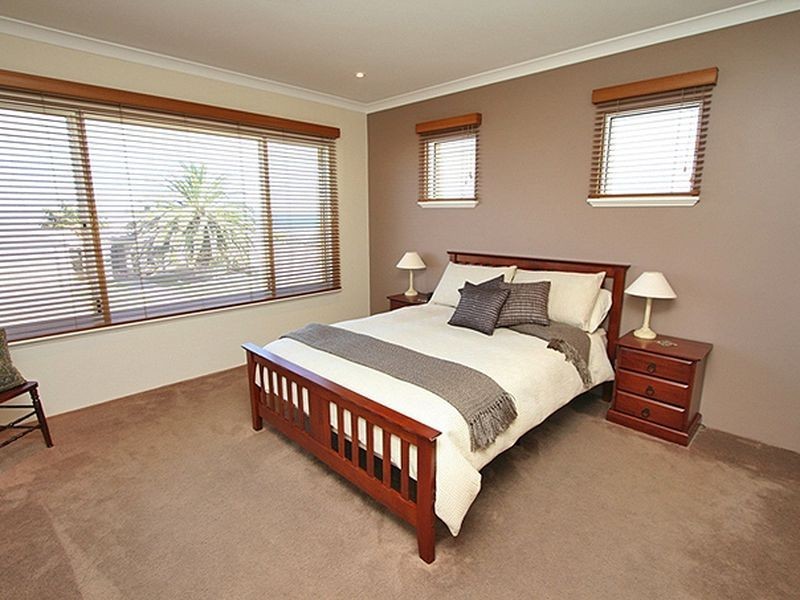 27 Ronsard Drive, San Remo WA 6210