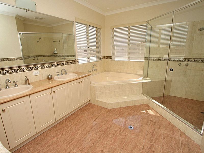 27 Ronsard Drive, San Remo WA 6210