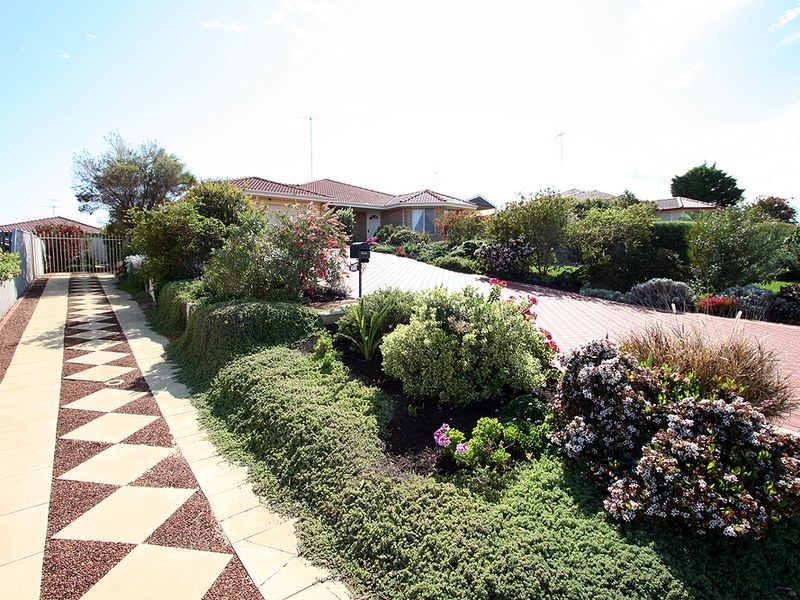 71 Casuarina Drive, Halls Head WA 6210