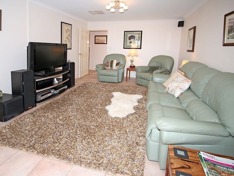 71 Casuarina Drive, Halls Head WA 6210