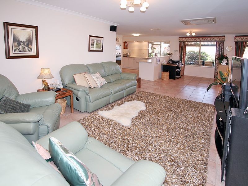 71 Casuarina Drive, Halls Head WA 6210