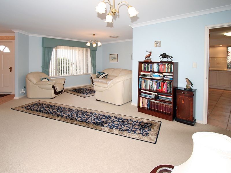 71 Casuarina Drive, Halls Head WA 6210