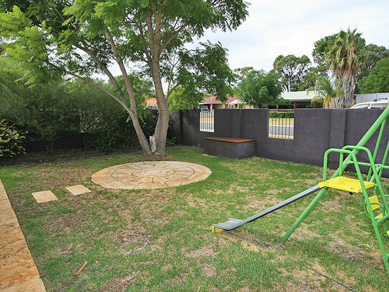 8a Roy Road, Coodanup WA 6210