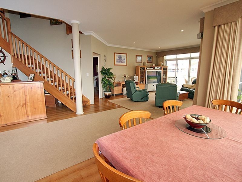 9 Aztec Island Retreat, Halls Head WA 6210