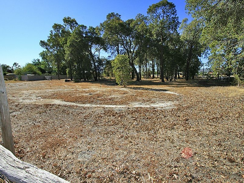 13 Central Ave, North Dandalup WA 6207