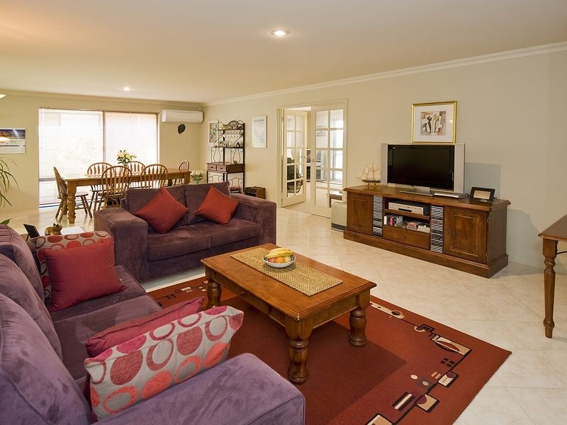 66 Buckingham Drive, Wannanup WA 6210