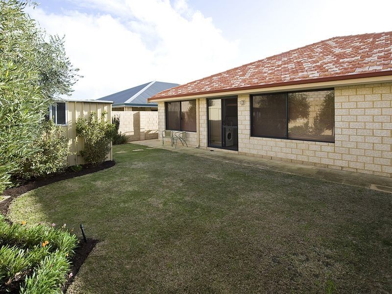 66 Buckingham Drive, Wannanup WA 6210