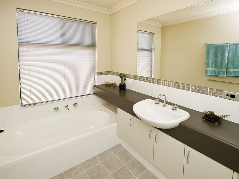 66 Buckingham Drive, Wannanup WA 6210