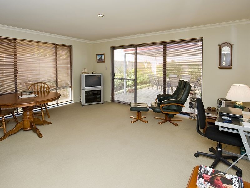 66 Buckingham Drive, Wannanup WA 6210