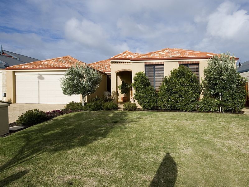 66 Buckingham Drive, Wannanup WA 6210