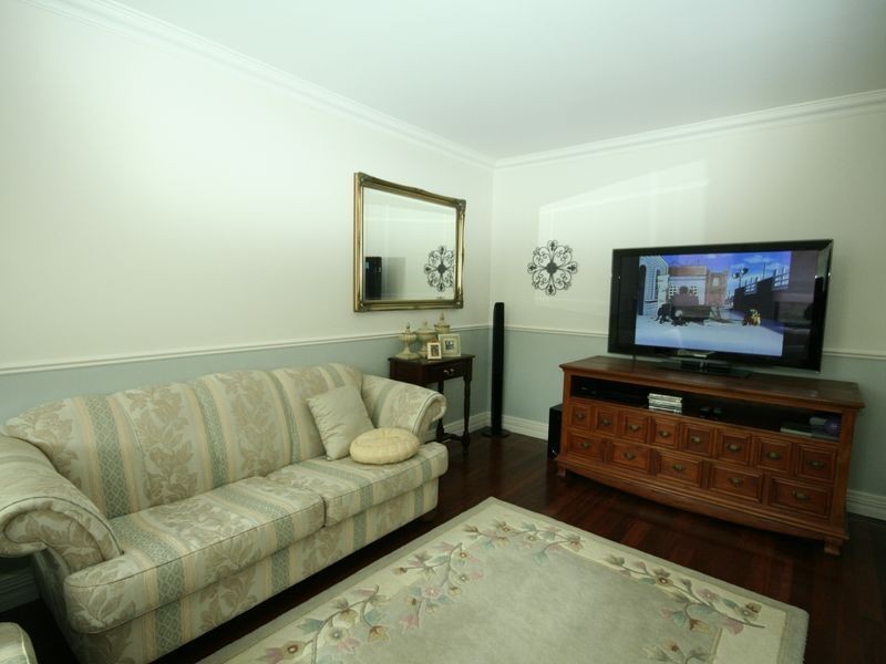 5 Castaway Cove, Halls Head WA 6210