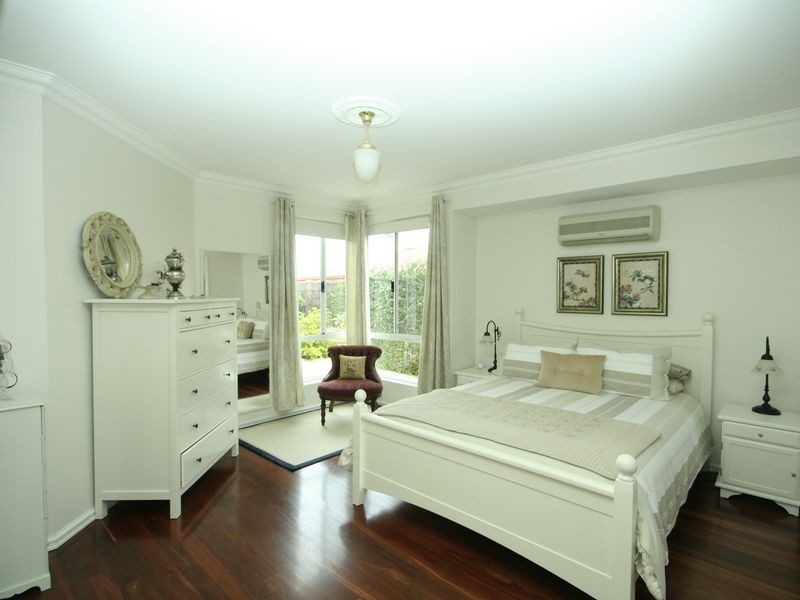 5 Castaway Cove, Halls Head WA 6210