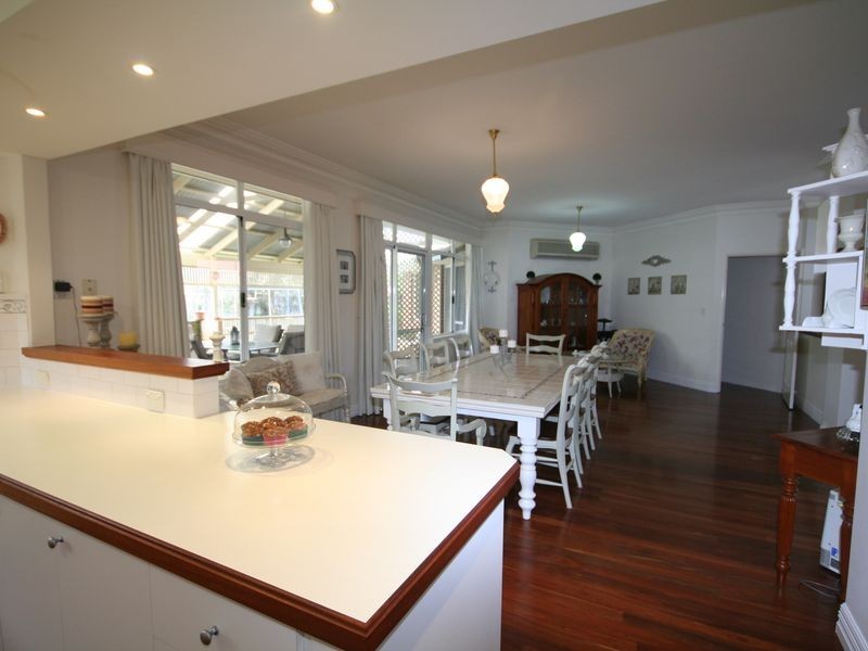 5 Castaway Cove, Halls Head WA 6210