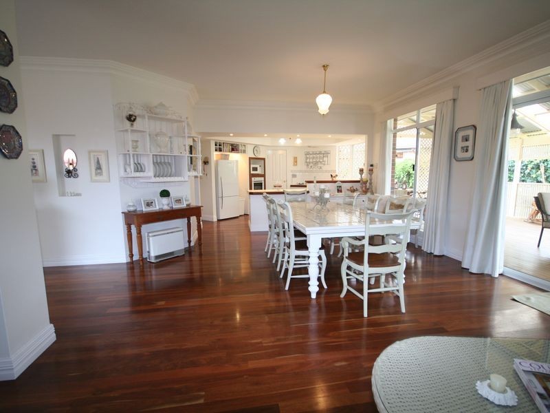 5 Castaway Cove, Halls Head WA 6210