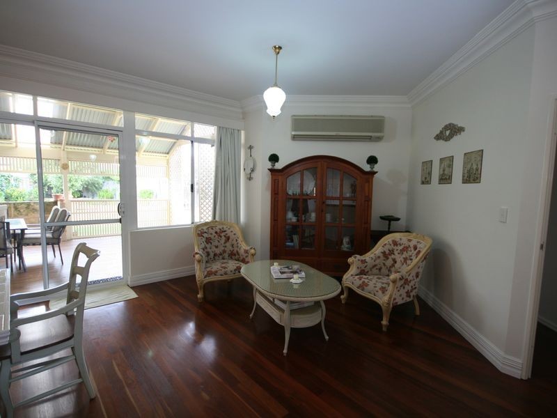 5 Castaway Cove, Halls Head WA 6210