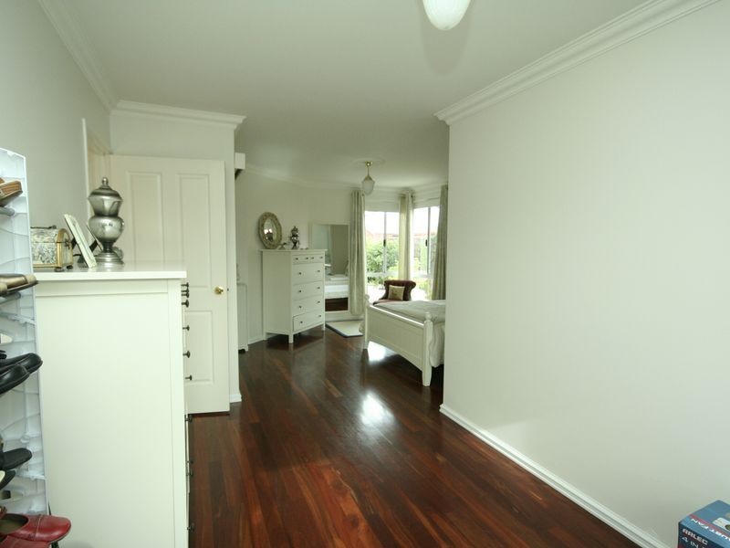 5 Castaway Cove, Halls Head WA 6210